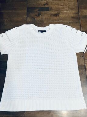 Banana Republic White top w/ lace up sleeves size M